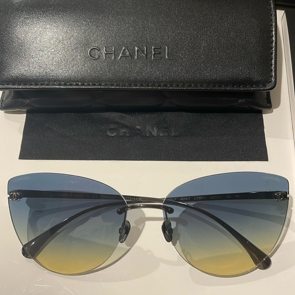 Chanel titanium Sunglasses with gradient lens, butterfly shape. - Picture 1 of 6